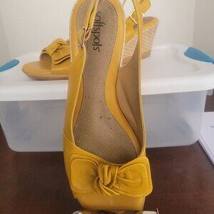 Goldenrod Sandals